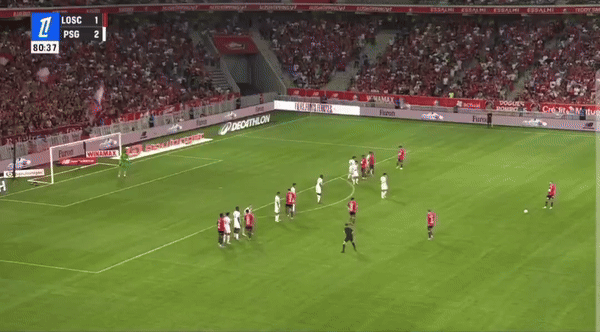 里尔主帅赛后质疑VAR裁判：我不知道他们是在看电影还是另一场比赛的视频